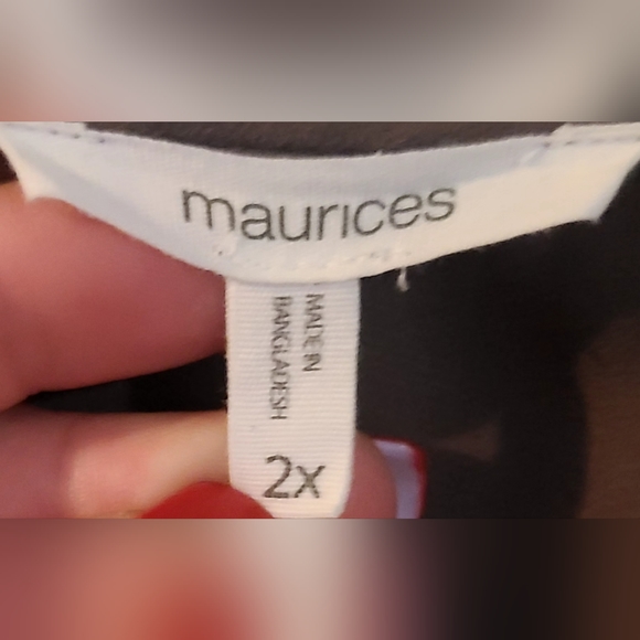 EUC, Maurices , Size 2x, Button Down Blouse - Picture 3 of 4